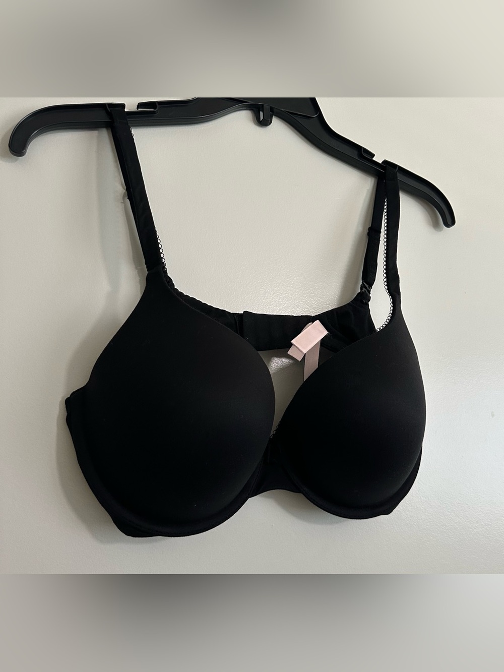 Victoria’s Secret Black T-Shirt Bra with Light Padding - Women's Intimates - Picture 1 of 3